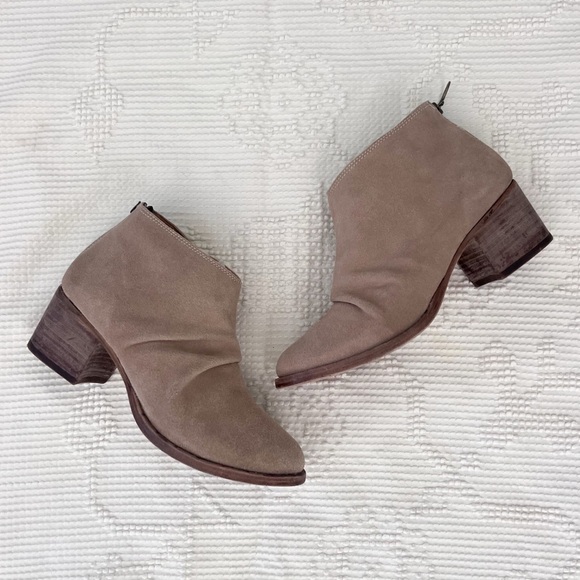 BEEK Suede Eaglet Booties Stone Suede Ankle Boots - Picture 1 of 10